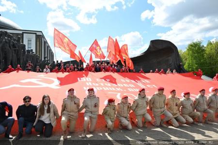 В Москве завершился автомарш-эстафета «Наша Великая Родина»