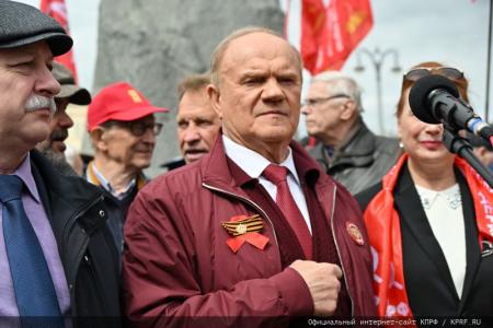 В Москве прошло возложение цветов к Могиле Неизвестного солдата и памятнику Маршалу Г.К. Жукову