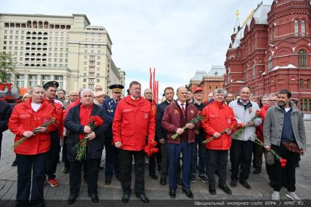 В Москве прошло возложение цветов к Могиле Неизвестного солдата и памятнику Маршалу Г.К. Жукову
