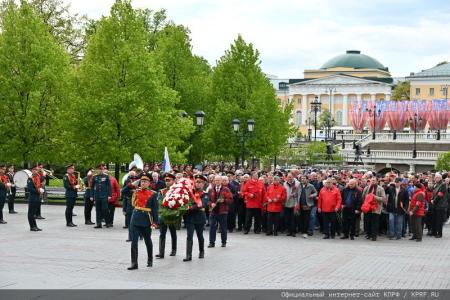 В Москве прошло возложение цветов к Могиле Неизвестного солдата и памятнику Маршалу Г.К. Жукову