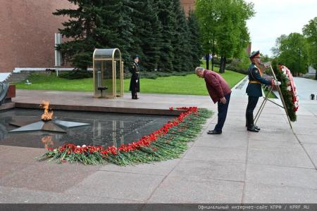 В Москве прошло возложение цветов к Могиле Неизвестного солдата и памятнику Маршалу Г.К. Жукову