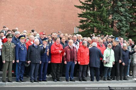 В Москве прошло возложение цветов к Могиле Неизвестного солдата и памятнику Маршалу Г.К. Жукову