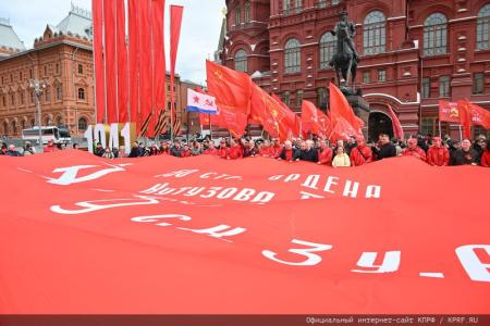 В Москве прошло возложение цветов к Могиле Неизвестного солдата и памятнику Маршалу Г.К. Жукову