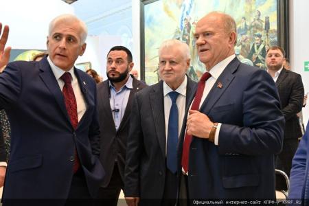 Г.А. Зюганов выступил на открытии выставки художника В.И. Нестеренко в Москве