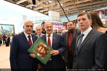 Г.А. Зюганов выступил на открытии выставки художника В.И. Нестеренко в Москве