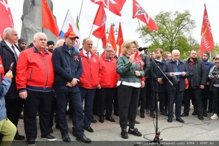 Г.А. Зюганов на первомайской акции в Москве: Солидарность сегодня – это главное оружие!