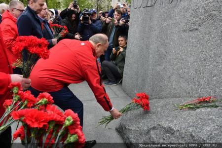 Г.А. Зюганов на первомайской акции в Москве: Солидарность сегодня – это главное оружие!