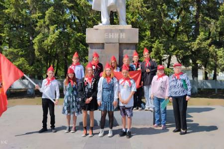 Пионеры-будущее страны. День пионерии в Еврейской автономной области
