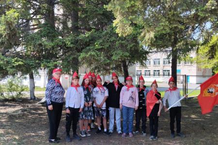 Пионеры-будущее страны. День пионерии в Еврейской автономной области