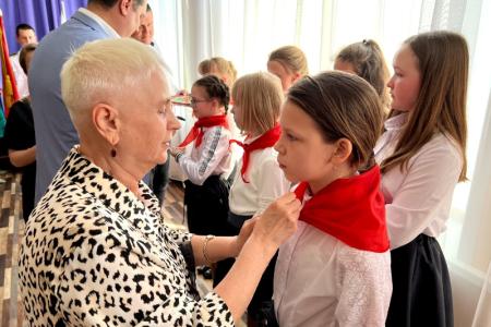 В Тульской области продолжается массовый приём школьников в пионеры