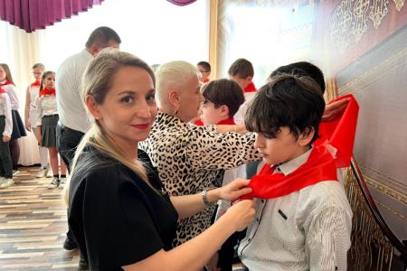 В Тульской области продолжается массовый приём школьников в пионеры