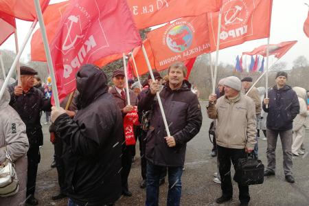 Глава Хакасии Валентин Коновалов поздравил жителей республики с Первомаем