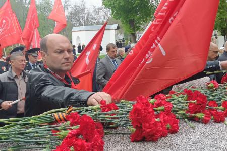 Рязанские коммунисты приняли участие в возложении цветов на Мемориальном комплексе