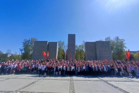 В Новосибирске более 550 школьников стали пионерами