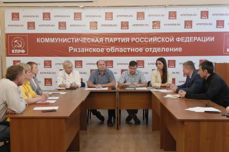 В Рязани прошел круглый стол по обсуждению поправок к ФЗ «Об ответственном обращении с животными»