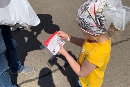 В Красноярском крае КПРФ проводит акции в честь Дня защиты детей