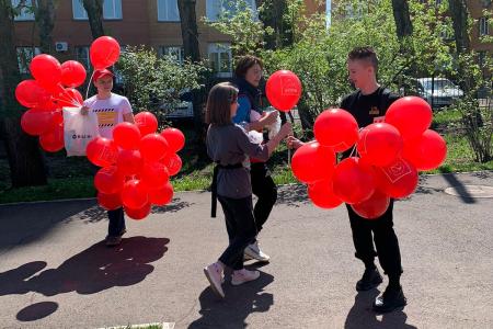 В Красноярском крае КПРФ проводит акции в честь Дня защиты детей