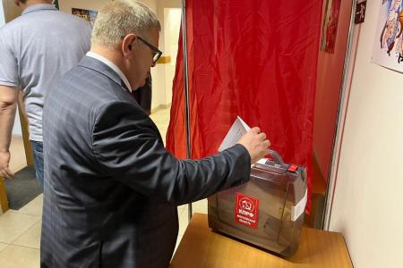 Подмосковные коммунисты выдвинули кандидатом в Губернаторы Московской области зампреда Мособлдумы, руководителя фракции КПРФ Александра Наумова