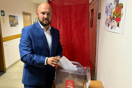 Подмосковные коммунисты выдвинули кандидатом в Губернаторы Московской области зампреда Мособлдумы, руководителя фракции КПРФ Александра Наумова