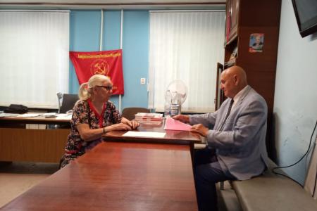 Парламентарии фракции КПРФ Волгоградской областной Думы в рамках Единого дня приема провели встречи с гражданами по личным вопросам