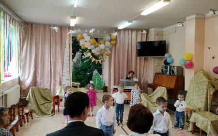 Забайкальские коммунисты посетили дом ребёнка в День защиты детей