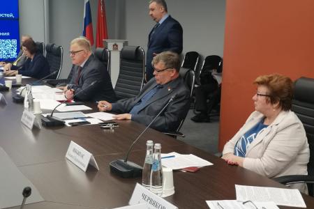В Мособлдуме по инициативе фракции КПРФ состоялось расширенное совещание по вопросу о предоставлении социальных льгот медицинским работникам