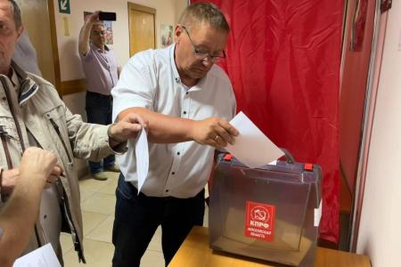 Подмосковные коммунисты выдвинули кандидатом в Губернаторы Московской области зампреда Мособлдумы, руководителя фракции КПРФ Александра Наумова