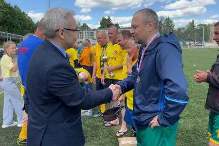 Футбольный турнир среди ветеранов на Кубок заместителя Председателя Московской областной Думы Александра Наумова прошел в Непецино