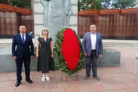 Амурская область. Депутаты-коммунисты почтили память участников Великой Отечественной войны