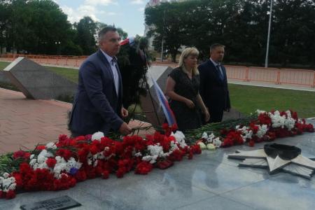 Амурская область. Депутаты-коммунисты почтили память участников Великой Отечественной войны