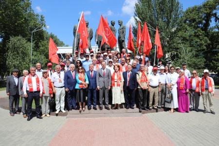 В Дагестане под руководством Юрия Афонина проходит семинар-совещание партийного актива СКФО