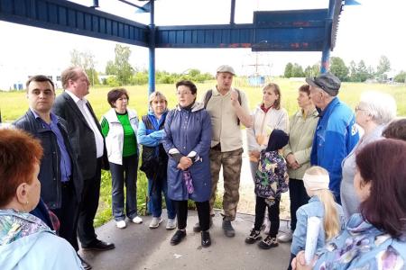 Рабочий день лидера ивановских коммунистов Александра Бойкова в Фурмановском районе