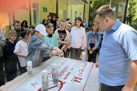 Тульский обком КПРФ продолжает патриотические мероприятия для школьников, посвященные истории Знамени Победы