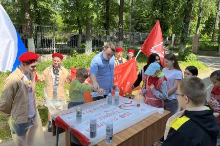 Тульский обком КПРФ продолжает патриотические мероприятия для школьников, посвященные истории Знамени Победы