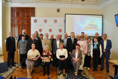 Коммунисты Санкт-Петербурга отметили День русского языка