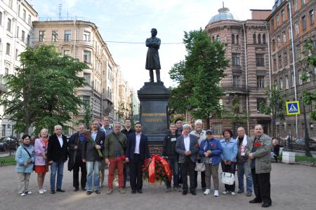 Коммунисты Санкт-Петербурга отметили День русского языка