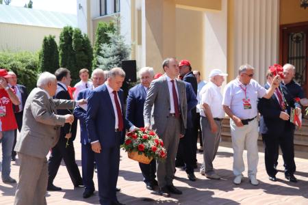 В Дагестане под руководством Юрия Афонина проходит семинар-совещание партийного актива СКФО