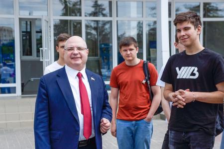 В Воронежской области усилиями КПРФ и депутата Госдумы Сергея Гаврилова реализуется образовательный проект для подростков и молодежи