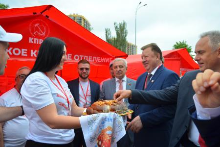 Продолжается работа семинара-совещания руководителей и партийного актива региональных отделений КПРФ Южного федерального округа и Новых территорий