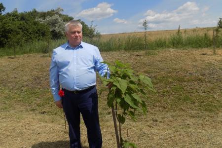 Воронежская область. Коммунисты возложили цветы к памятному знаку в честь Якова Доровских