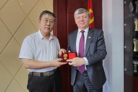 Дмитрий Новиков и директор Академии марксизма Синь Сянян обсудили результаты и планы совместной работы