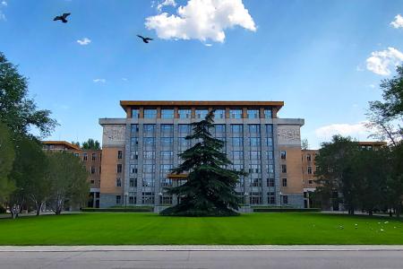 Делегация КПРФ почтила память Мао Цзэдуна и посетила партийную школу ЦК КПК