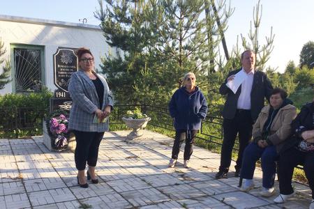 Рабочий день лидера ивановских коммунистов Александра Бойкова в Фурмановском районе
