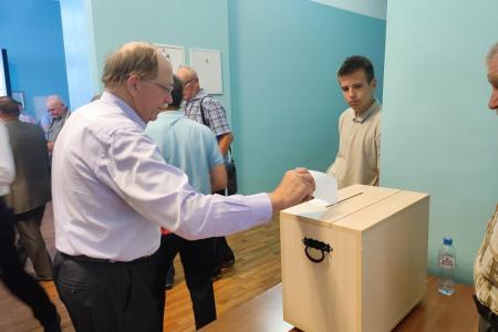 Отчетно-выборная конференция Новосибирского обкома КПРФ выдвинула Романа Яковлева кандидатом в губернаторы региона