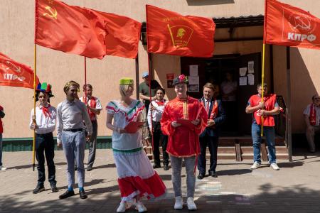 Ленинский комсомол широко отметил День защиты детей по всей стране