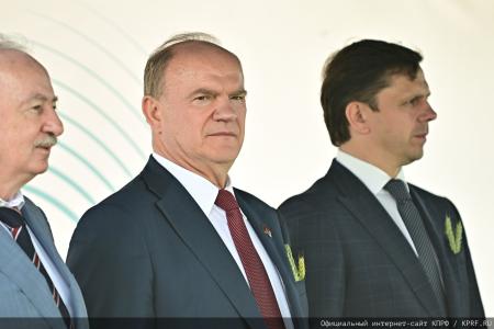 Делегация КПРФ во главе с Г.А. Зюгановым посетила ООО «Дубовицкое» Малоархангельского района Орловской области