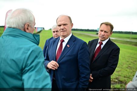 Делегация КПРФ во главе с Г.А. Зюгановым посетила ООО «Дубовицкое» Малоархангельского района Орловской области