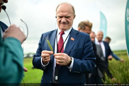 Делегация КПРФ во главе с Г.А. Зюгановым посетила ООО «Дубовицкое» Малоархангельского района Орловской области