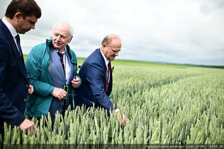 Делегация КПРФ во главе с Г.А. Зюгановым посетила ООО «Дубовицкое» Малоархангельского района Орловской области