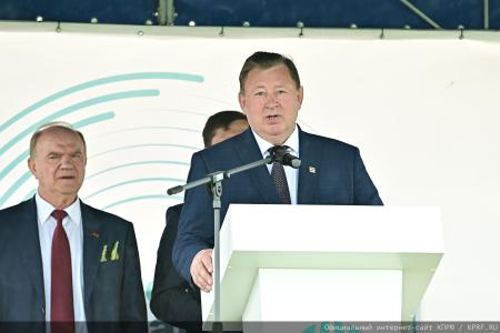 Делегация КПРФ во главе с Г.А. Зюгановым посетила ООО «Дубовицкое» Малоархангельского района Орловской области